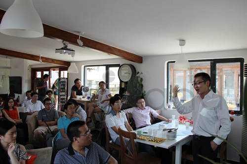 珍島營(yíng)銷副總裁Charles演講分享搜索營(yíng)銷實(shí)戰(zhàn)案例